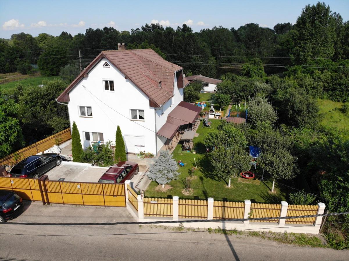 Podgoria Guesthouse- Camere De Inchiriat Nagyvárad Kültér fotó